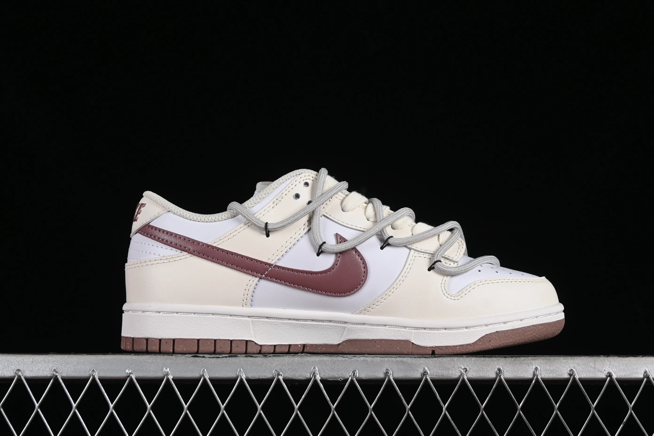 All categories Nk SB Dunk series Nk SB Dunk Low low-top sneakers Nk Dunk Low "Next Nature" milk white dark brown SB strap low-top casual sneakers DD1873-103